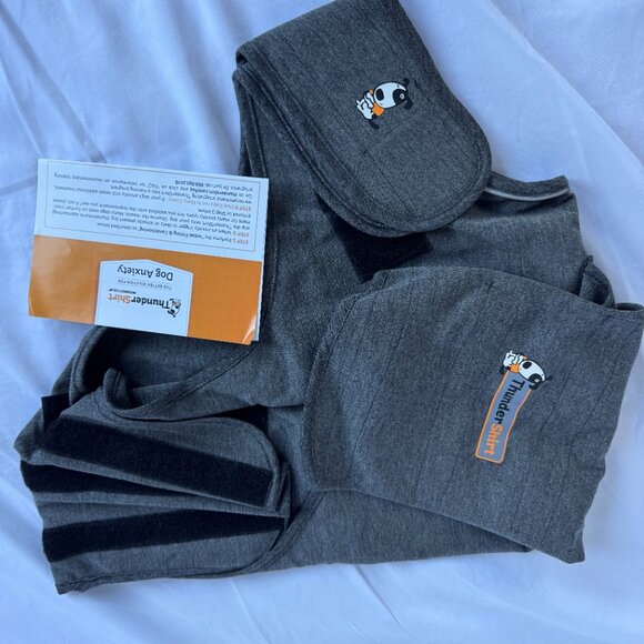 Thundershirt Gray Dog Anxiety Wrap Clothing New with box- only tried on - Large - Picture 2 of 2